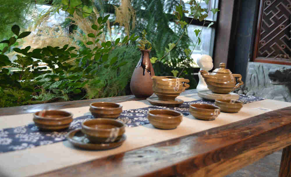 大宋定窯設計的土定醬釉茶具套裝，非常具有復古風.jpg
